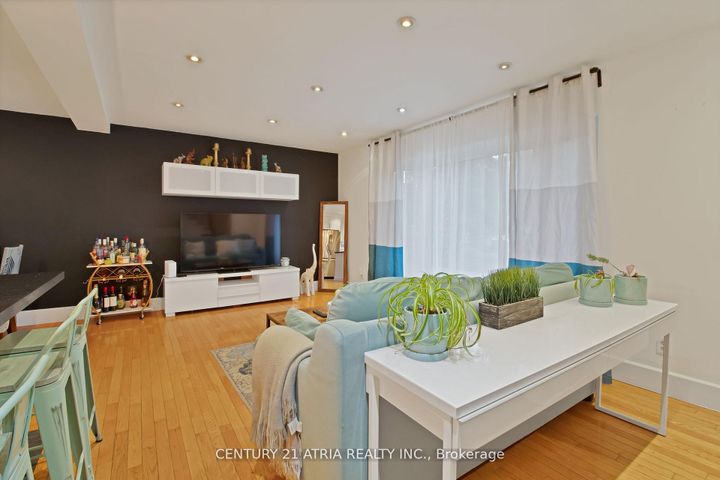 Photo 5 at 3222 Hornbeam Crescent, Erin Mills, Mississauga
