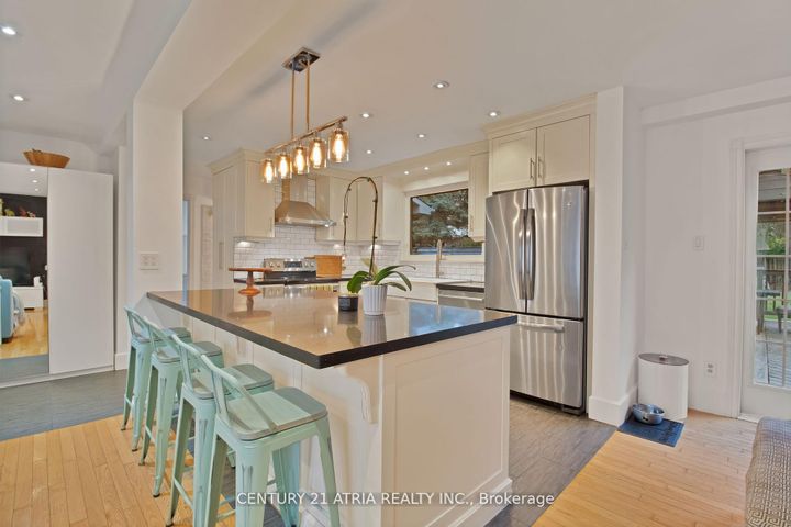 Photo 6 at 3222 Hornbeam Crescent, Erin Mills, Mississauga