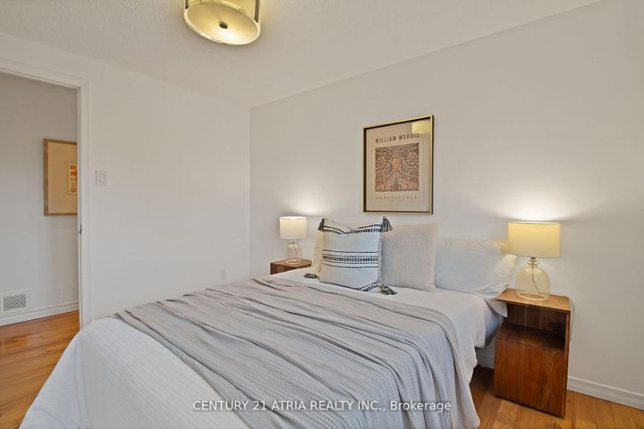 Photo 12 at 3222 Hornbeam Crescent, Erin Mills, Mississauga