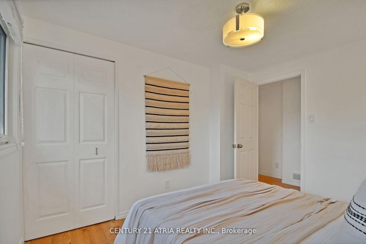 Photo 13 at 3222 Hornbeam Crescent, Erin Mills, Mississauga