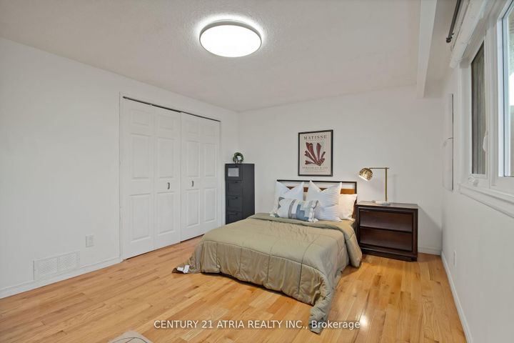 Photo 14 at 3222 Hornbeam Crescent, Erin Mills, Mississauga