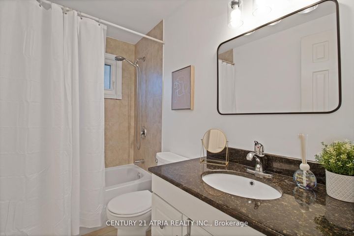 Photo 19 at 3222 Hornbeam Crescent, Erin Mills, Mississauga