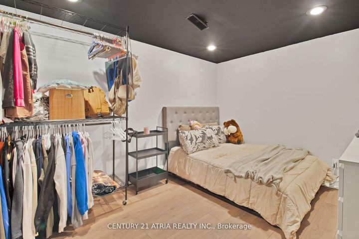 Photo 23 at 3222 Hornbeam Crescent, Erin Mills, Mississauga