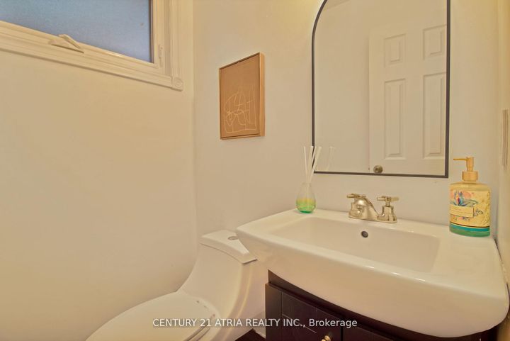 Photo 25 at 3222 Hornbeam Crescent, Erin Mills, Mississauga