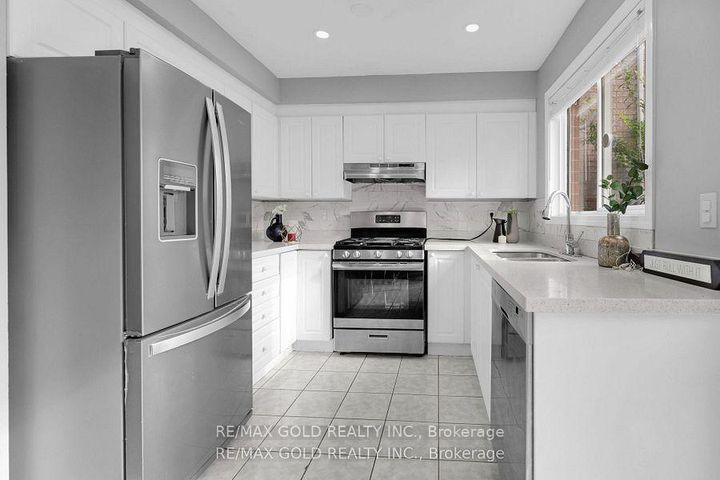 Photo 8 at 30 Worthington Avenue, Fletcher's Meadow, Brampton
