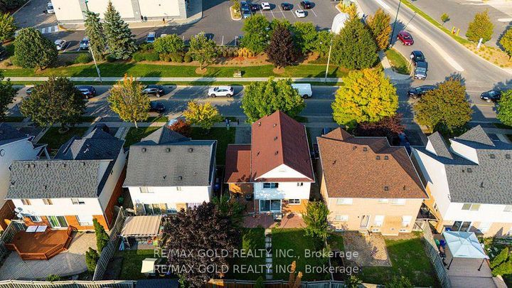 Photo 27 at 30 Worthington Avenue, Fletcher's Meadow, Brampton