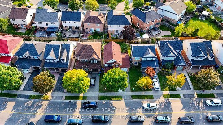 Photo 28 at 30 Worthington Avenue, Fletcher's Meadow, Brampton