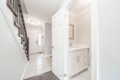 Photo 14 at 1 Hodgins Avenue, Keswick South, Georgina