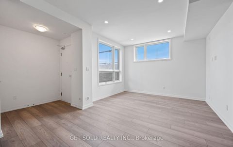 Photo 5 at 18 - 18 Lytham Green Circle, Glenway Estates, Newmarket