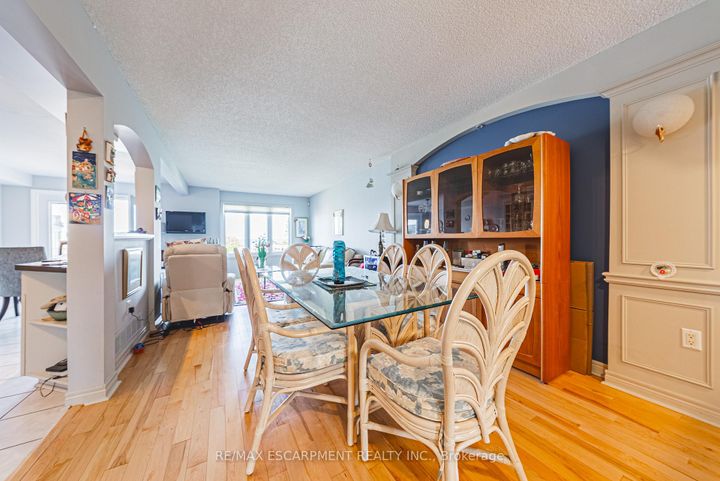 Photo 6 at 6 - 85 EDGEWATER Drive, Lakeshore, Hamilton