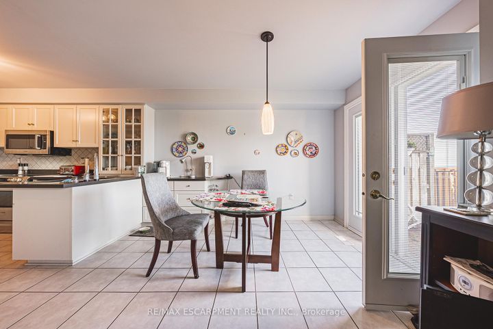 Photo 9 at 6 - 85 EDGEWATER Drive, Lakeshore, Hamilton