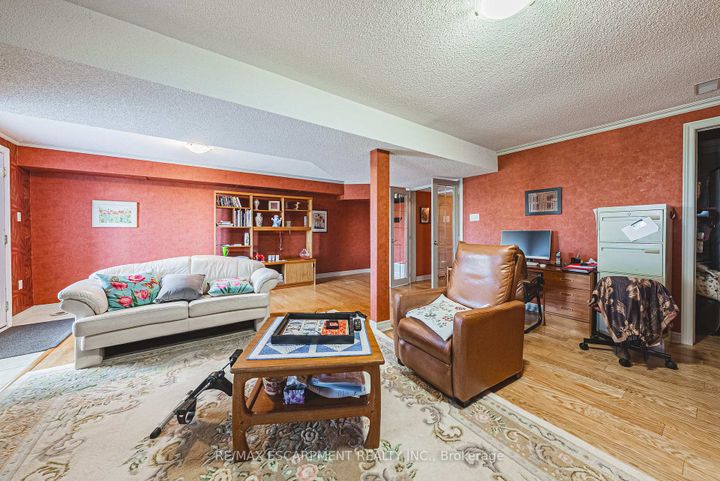 Photo 18 at 6 - 85 EDGEWATER Drive, Lakeshore, Hamilton