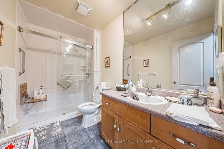 Photo 24 at 6 - 85 EDGEWATER Drive, Lakeshore, Hamilton