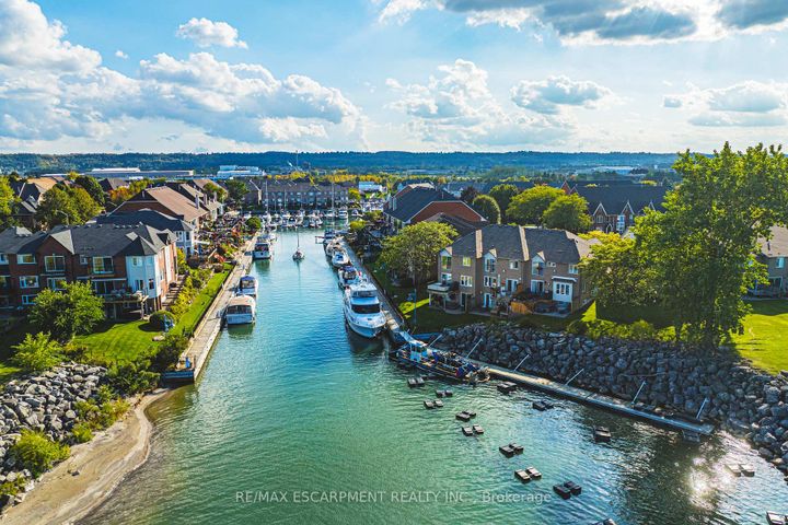 Photo 33 at 6 - 85 EDGEWATER Drive, Lakeshore, Hamilton