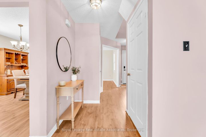 Photo 5 at 59 Cheviot Crescent, Heart Lake East, Brampton