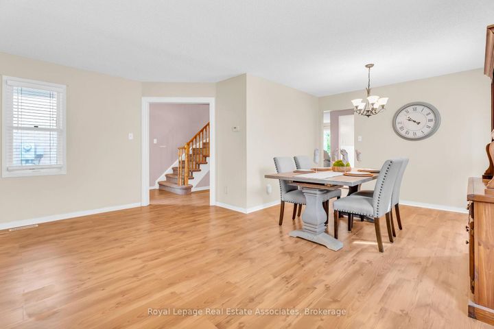Photo 10 at 59 Cheviot Crescent, Heart Lake East, Brampton