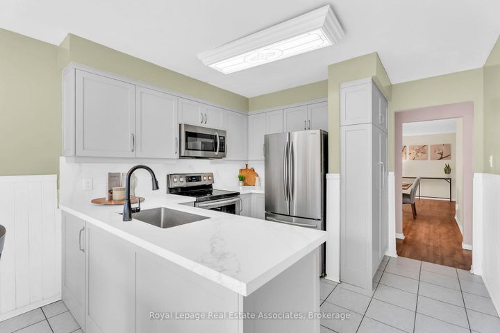 Photo 18 at 59 Cheviot Crescent, Heart Lake East, Brampton