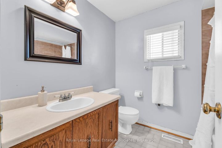 Photo 30 at 59 Cheviot Crescent, Heart Lake East, Brampton