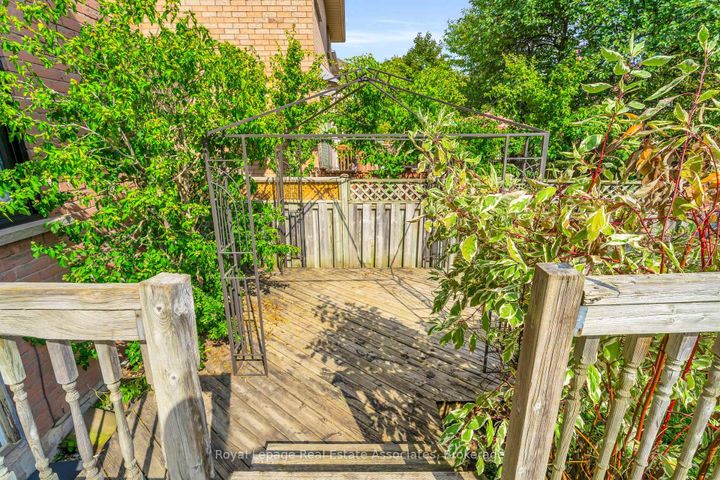 Photo 33 at 59 Cheviot Crescent, Heart Lake East, Brampton