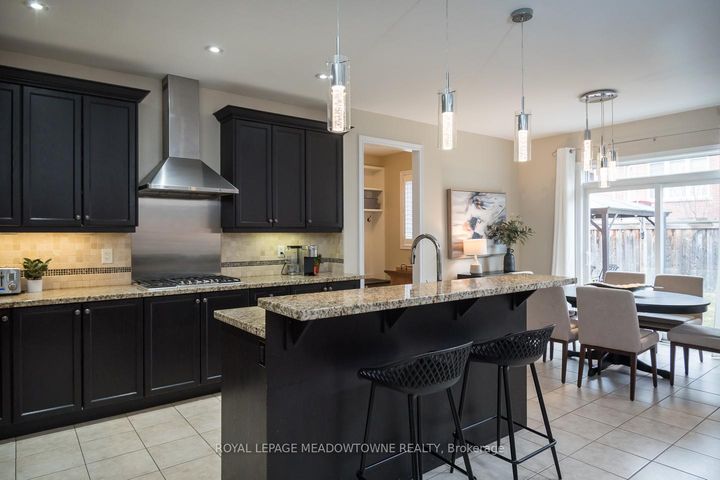 Photo 5 at 476 Laundon Terrace, SC Scott, Milton