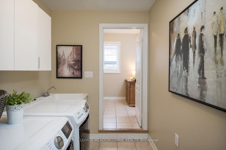 Photo 13 at 476 Laundon Terrace, SC Scott, Milton