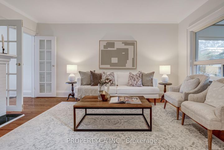Photo 6 at 14 Warren Crescent, Lambton Baby Point, Toronto