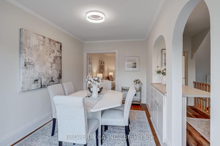 Photo 15 at 14 Warren Crescent, Lambton Baby Point, Toronto