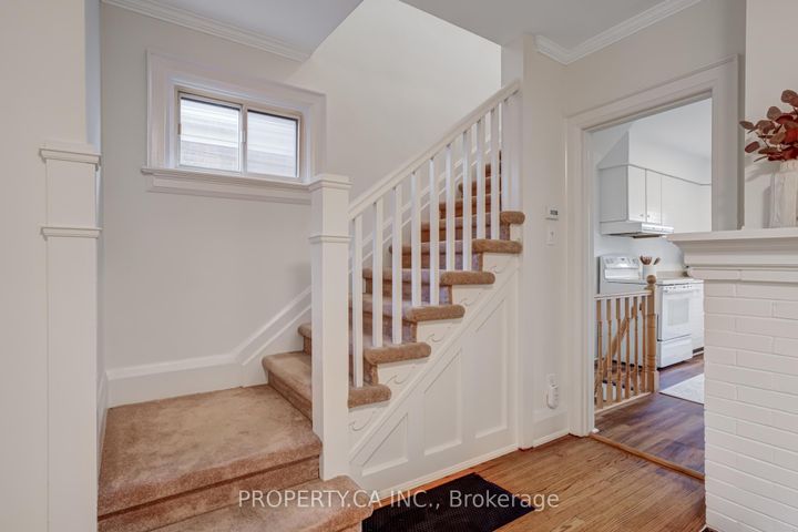 Photo 16 at 14 Warren Crescent, Lambton Baby Point, Toronto