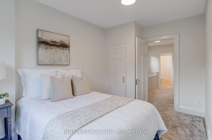 Photo 23 at 14 Warren Crescent, Lambton Baby Point, Toronto