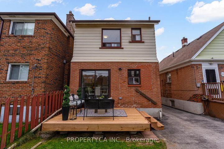 Photo 33 at 14 Warren Crescent, Lambton Baby Point, Toronto