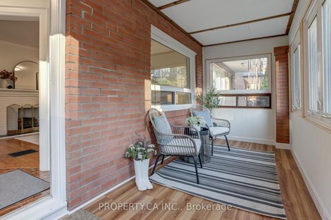 Photo 2 at 14 Warren Crescent, Lambton Baby Point, Toronto