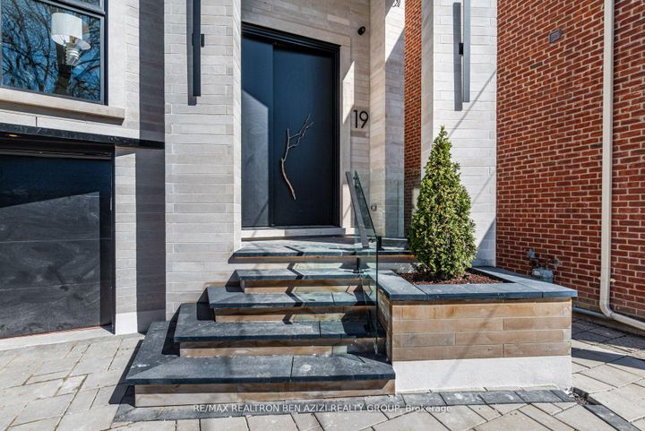Photo 2 at 19 Ridley Boulevard, Lawrence Park North, Toronto