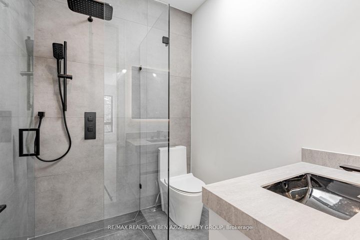 Photo 33 at 19 Ridley Boulevard, Lawrence Park North, Toronto