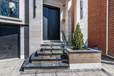 Photo 2 at 19 Ridley Boulevard, Lawrence Park North, Toronto