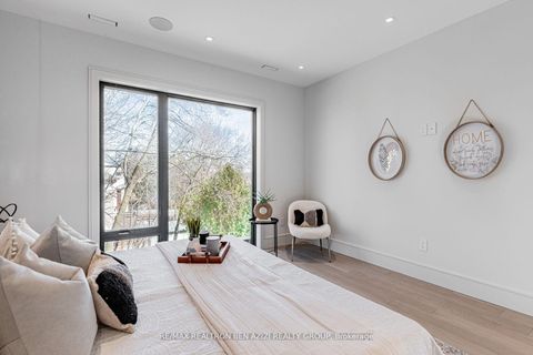 Photo 23 at 19 Ridley Boulevard, Lawrence Park North, Toronto