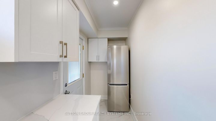 Photo 7 at 128 Northland Avenue, Smythe, Toronto