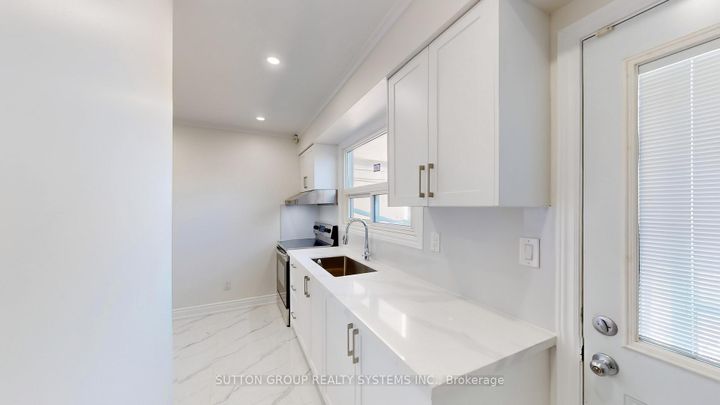 Photo 8 at 128 Northland Avenue, Smythe, Toronto