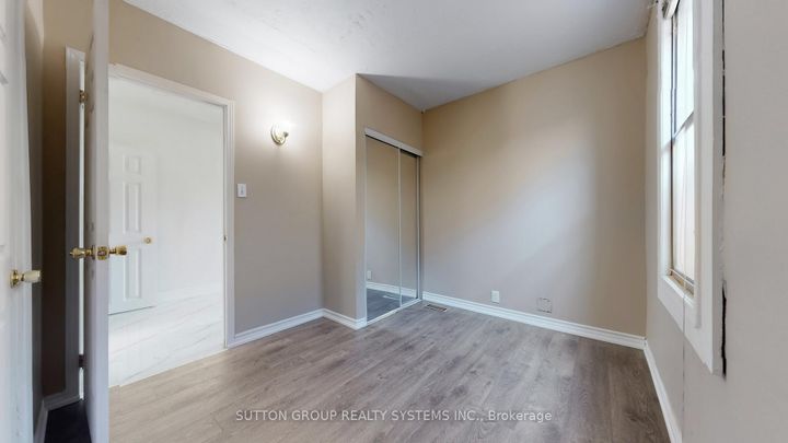 Photo 10 at 128 Northland Avenue, Smythe, Toronto