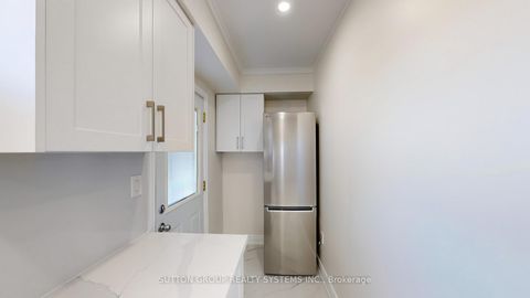 Photo 7 at 128 Northland Avenue, Smythe, Toronto
