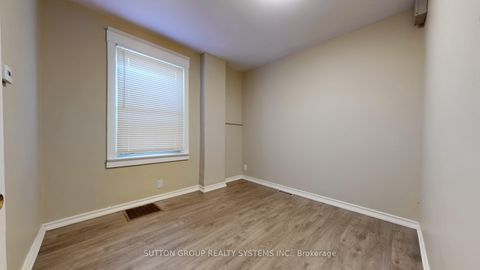 Photo 11 at 128 Northland Avenue, Smythe, Toronto