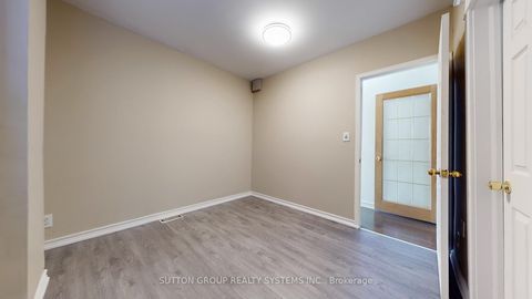 Photo 14 at 128 Northland Avenue, Smythe, Toronto