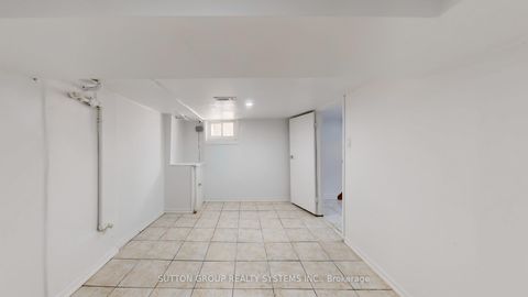 Photo 20 at 128 Northland Avenue, Smythe, Toronto