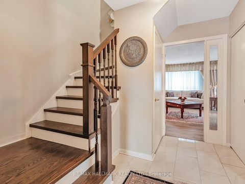 Photo 3 at 40 Lillooet Crescent, North Richvale, Richmond Hill