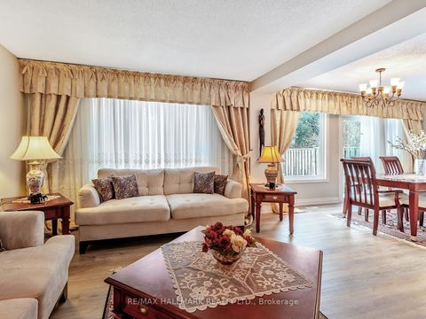 Photo 7 at 40 Lillooet Crescent, North Richvale, Richmond Hill