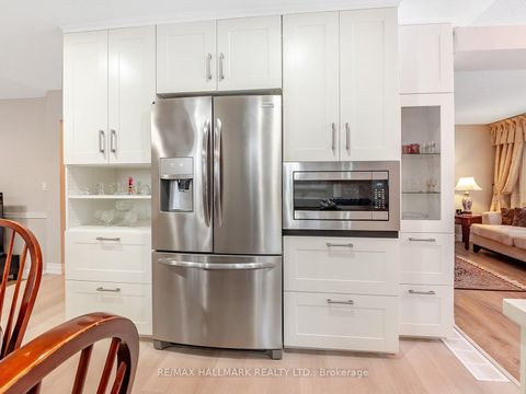 Photo 11 at 40 Lillooet Crescent, North Richvale, Richmond Hill