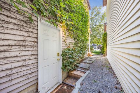 Photo 15 at 40 Lillooet Crescent, North Richvale, Richmond Hill