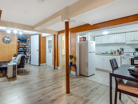 Photo 16 at 40 Lillooet Crescent, North Richvale, Richmond Hill