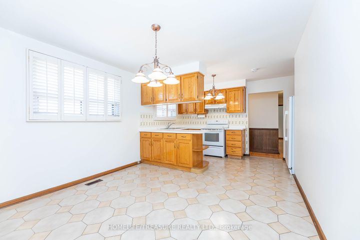 Photo 7 at 85 Downsview Avenue, CFB, Toronto