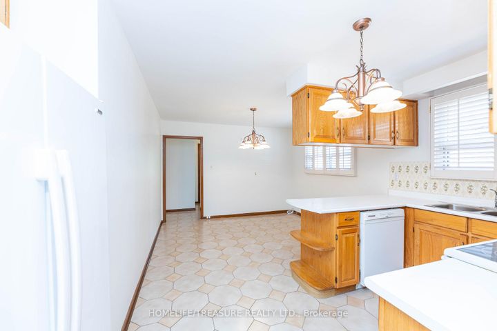 Photo 8 at 85 Downsview Avenue, CFB, Toronto