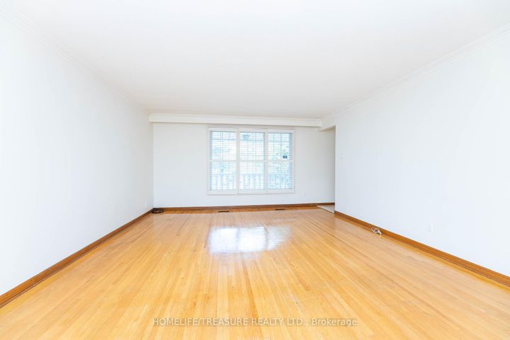 Photo 12 at 85 Downsview Avenue, CFB, Toronto